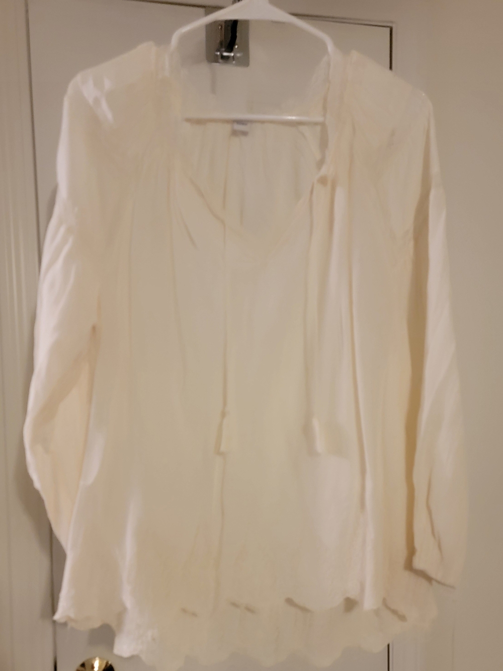 Old Navy Cream V-Neck Tie-Front Tunic Top